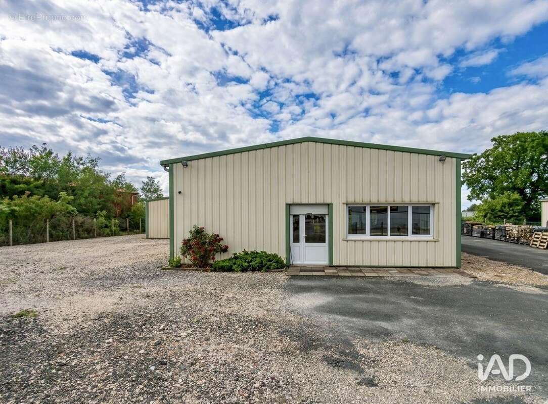 Commerce 345 m² à Courtenay  - photo 2
