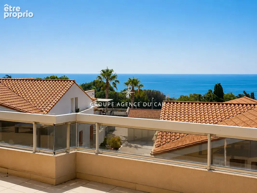 A vendre appartement dans residence securisee avec piscine 3 pieces 2 chambres terrasse sur le toit et veranda cave parking et p - photo 3