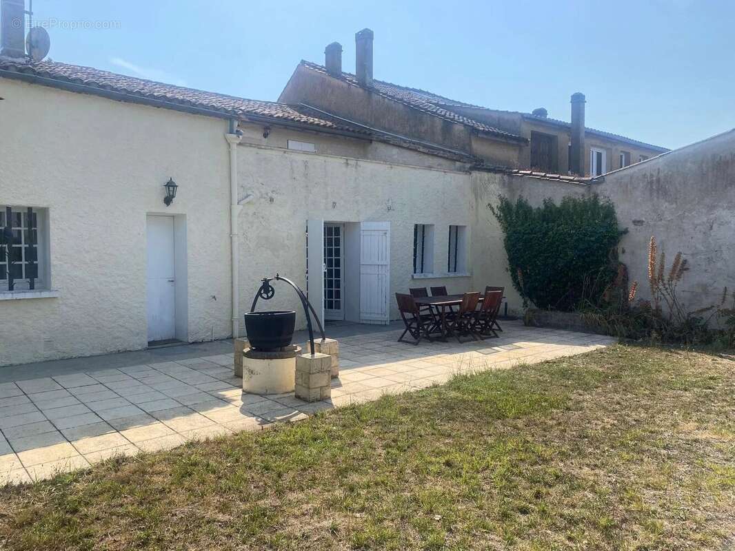 Une maison de charme dans un village très prisé - photo 22