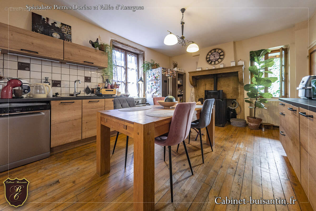 Maison en pierre de caractère : alliance du charme et du potentiel - photo 8