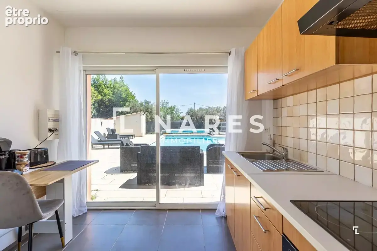LA VILLA DE L’ÉTANG - Villa T5 de 170m2 -  Jardin de 1760m2 - Dépendance - 13800 ISTRES - photo 18