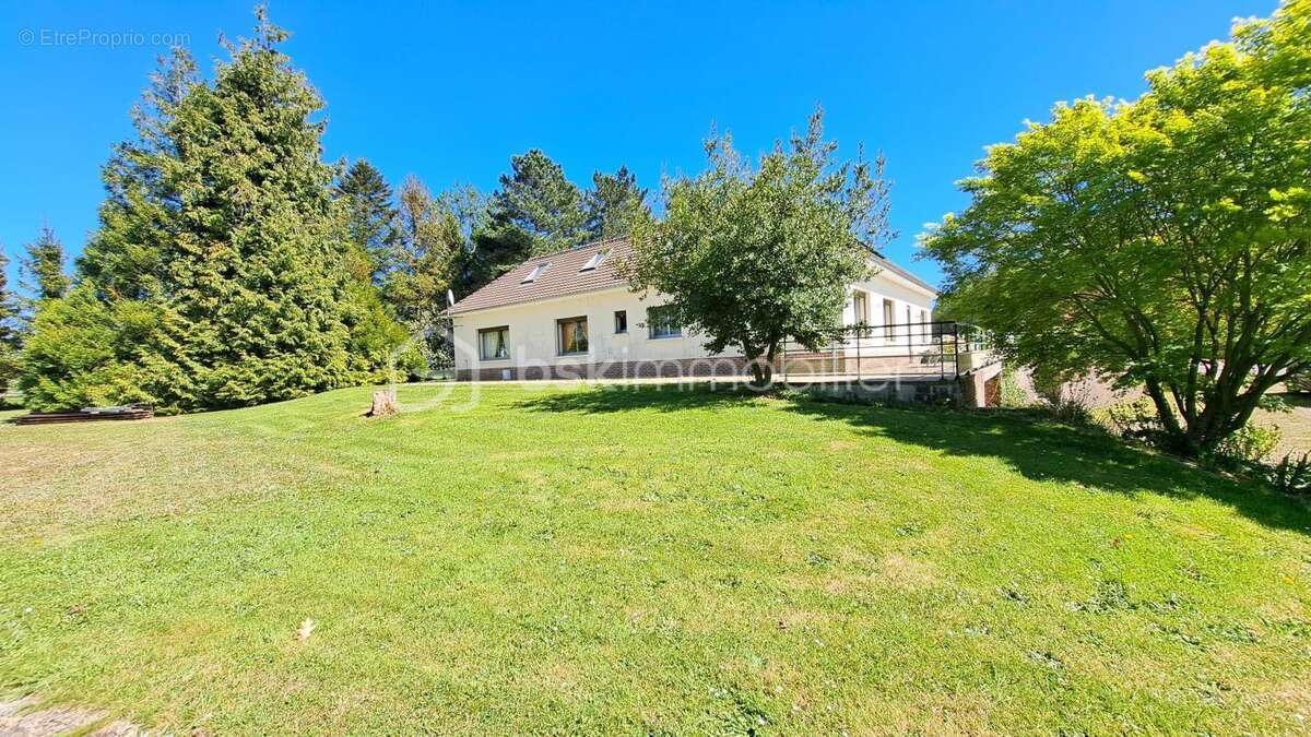 Maison à TOURS-EN-VIMEU