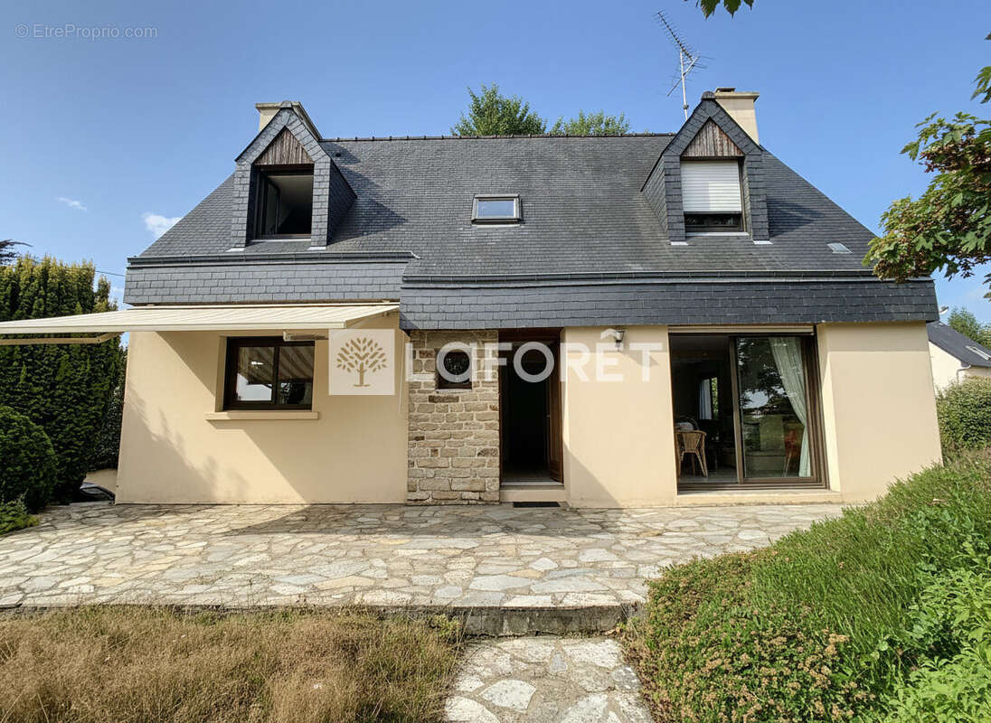 Maison à MONTENEUF