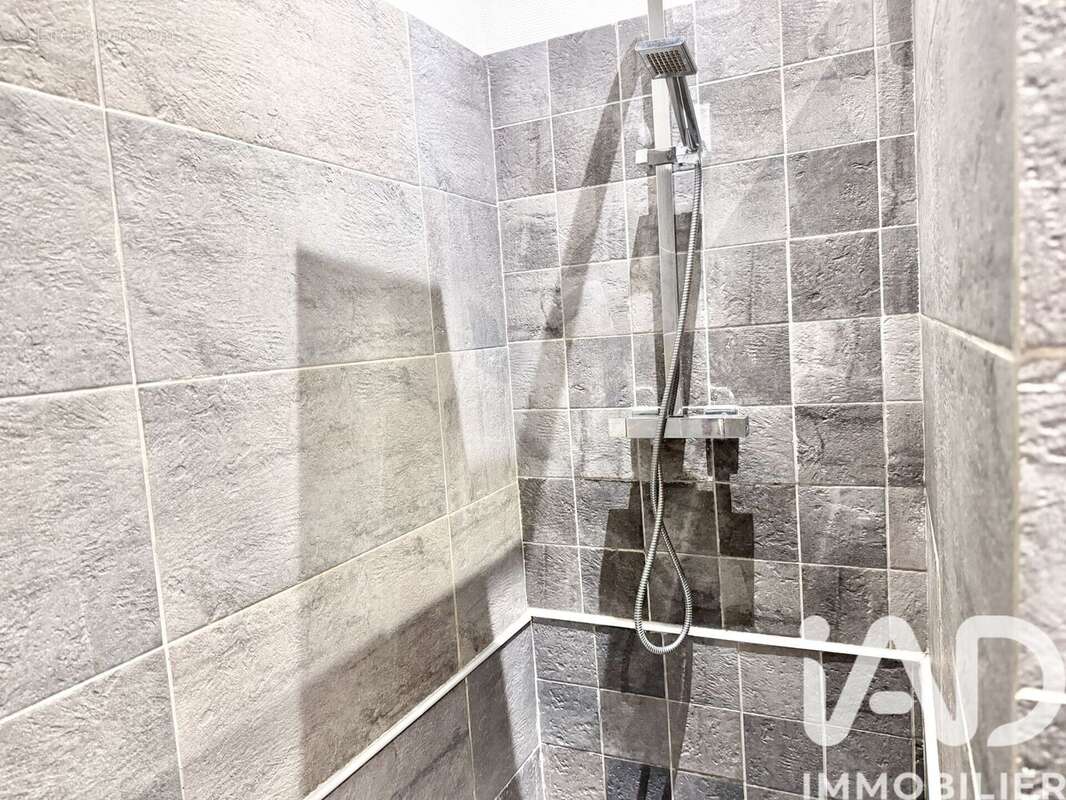 Photo 4 - Maison à LE CHAMBON-FEUGEROLLES