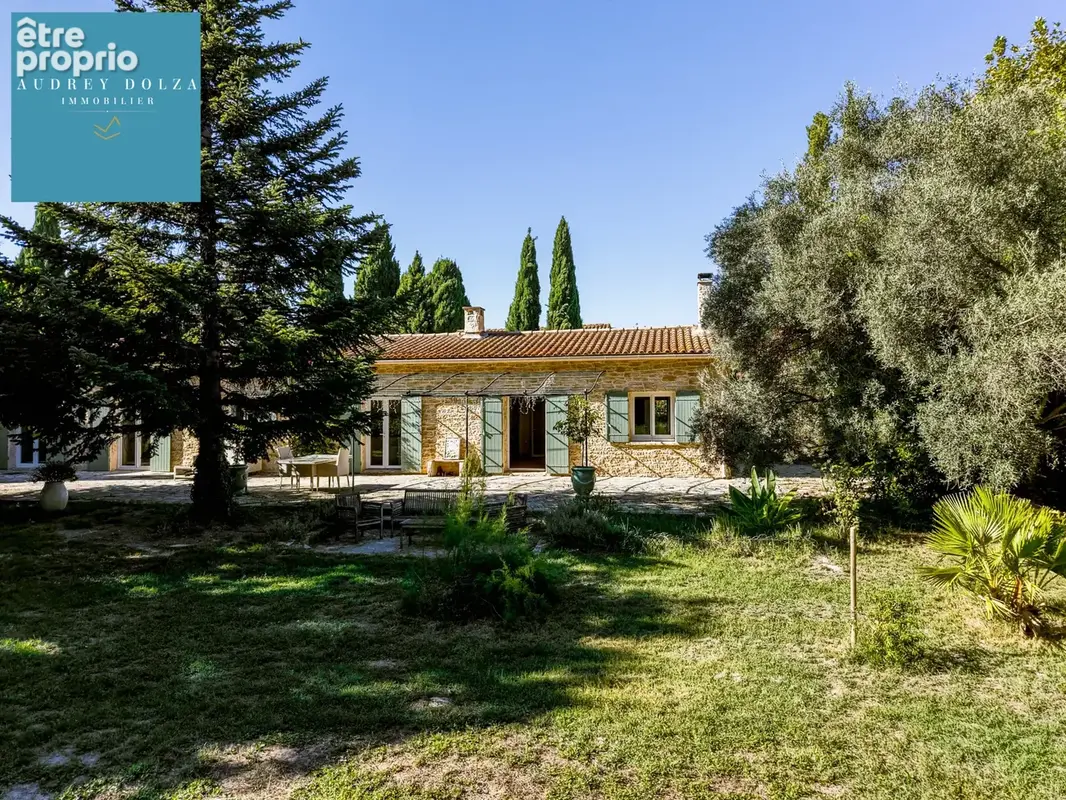 Propriété familiale de 185 m2 de plain-pied avec grandes dépendances - Salon de Provence - 890 000€ FAI - photo 15