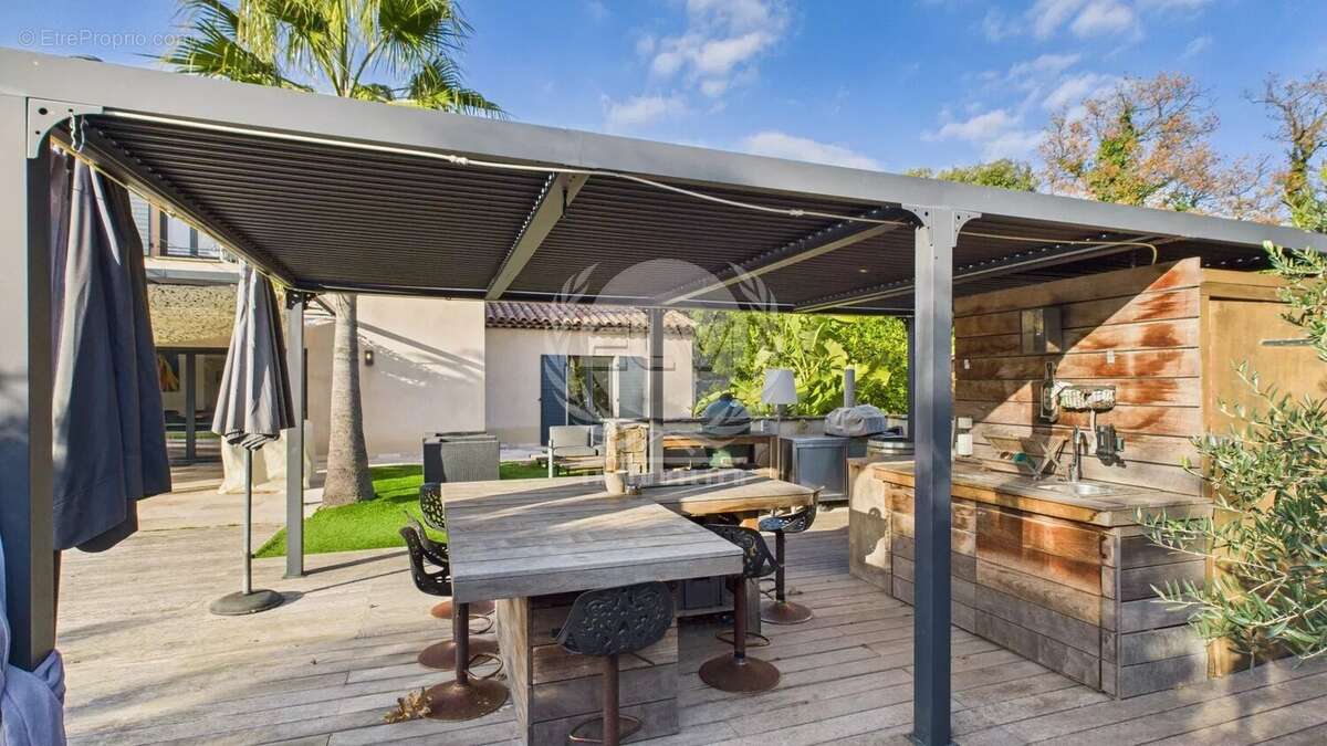 Maison à PLAN-DE-LA-TOUR