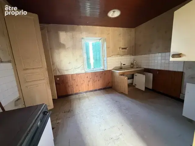 MARCILLAT - Maison à rénover - photo 8