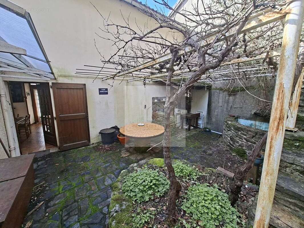 Maison à SAINT-PRIVAT-DE-VALLONGUE