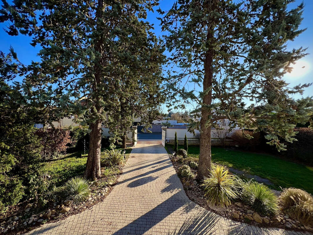 Maison à SAINT-JUST-SAINT-RAMBERT
