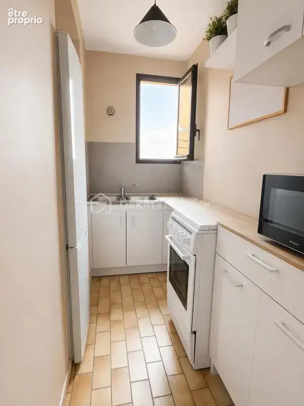 Lumineux T2 traversant avec cabine fermée proche de la plage - photo 3