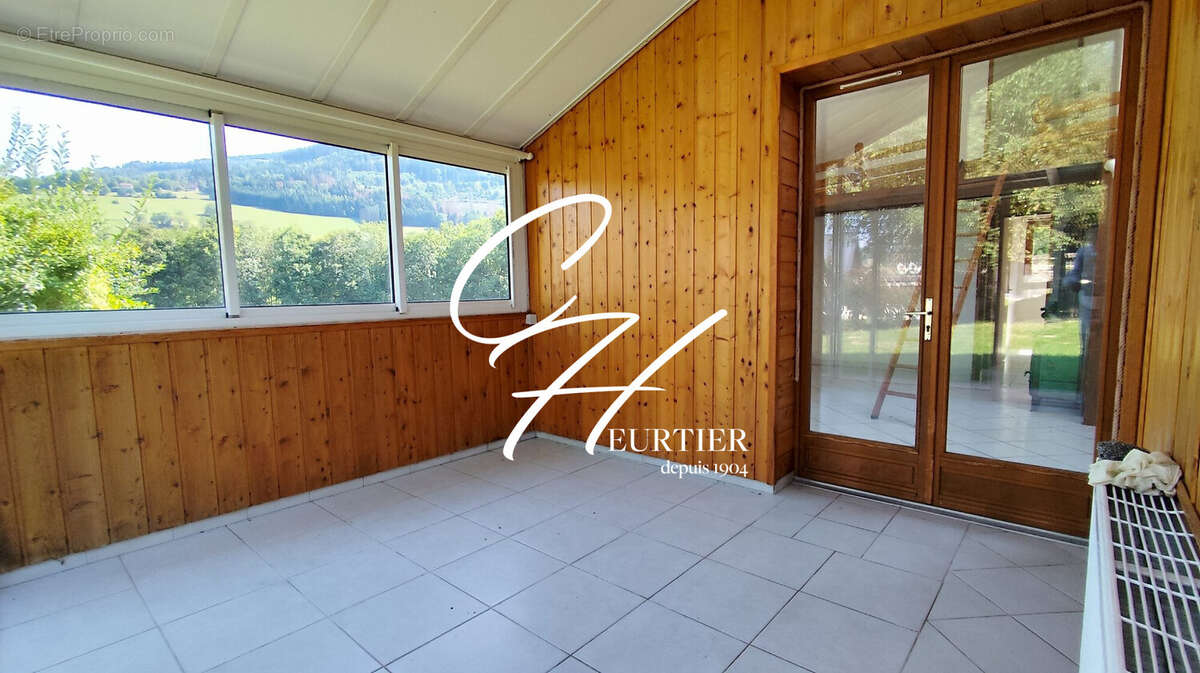 Maison à LA COMBE-DE-LANCEY