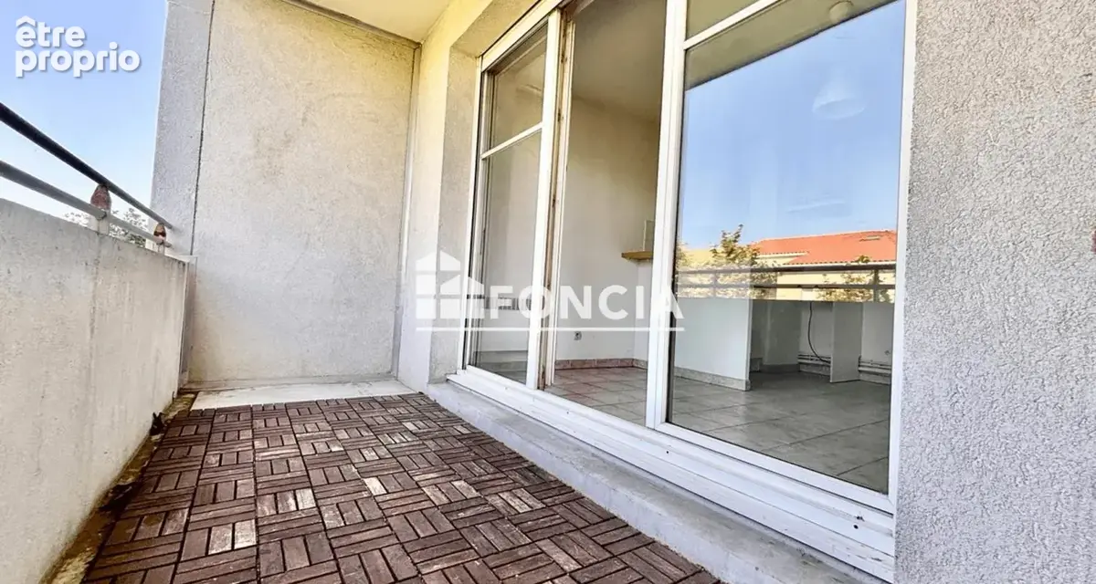 Montpellier : T2 avec terrasse et parking sous-sol, au 5ème étage, libre de suite - photo 4