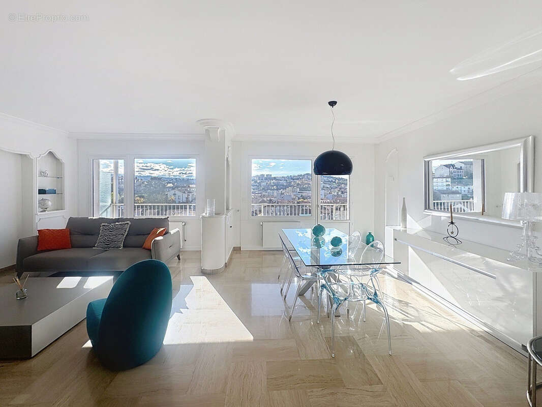 Appartement à SAINT-ETIENNE