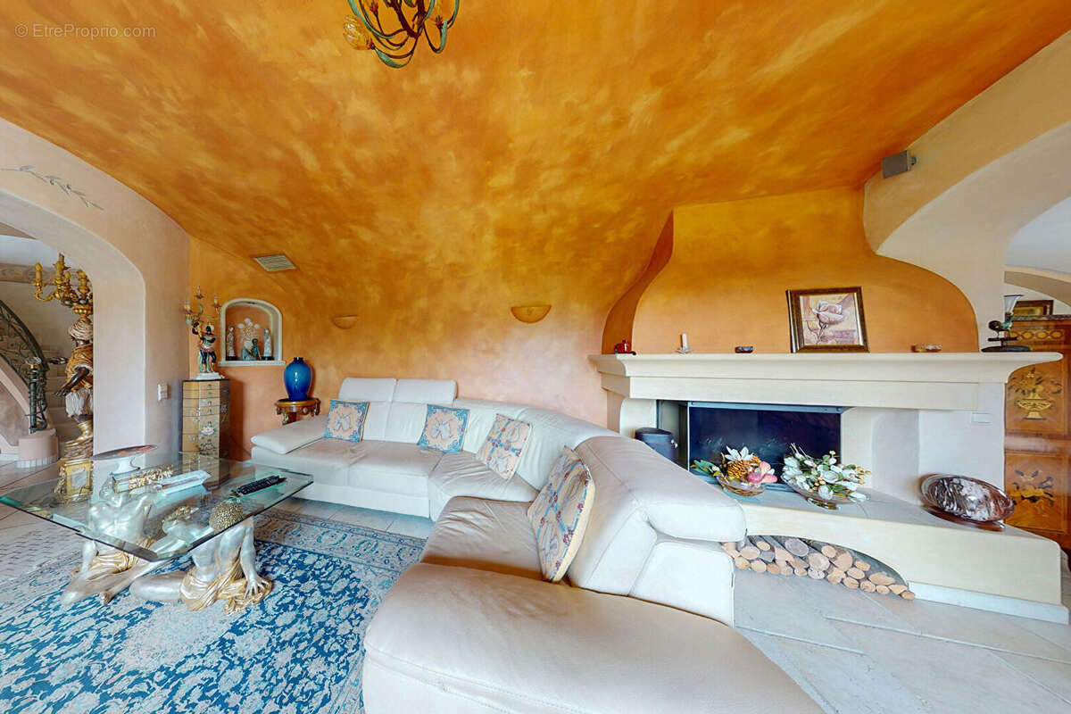 Belle Propriété atypique 207m² piscine Saint-Cyprien- 66750 - photo 4