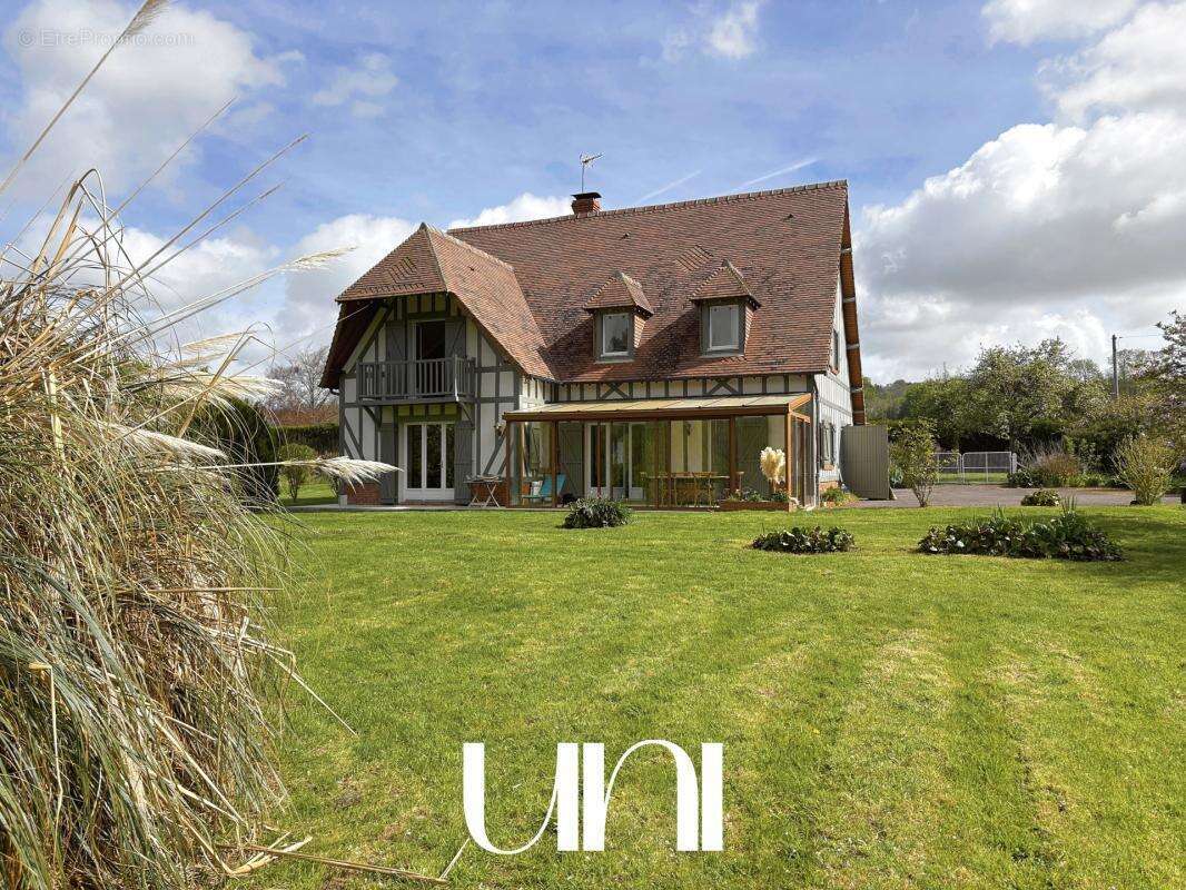 Maison à BONNEVILLE-SUR-TOUQUES