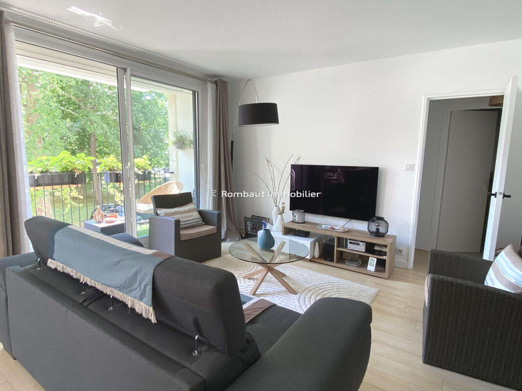Appartement à LA CELLE-SAINT-CLOUD