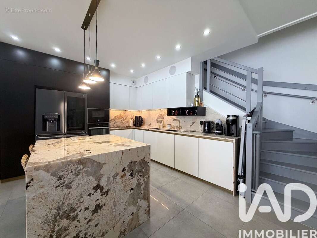 Photo 9 - Appartement à SURESNES