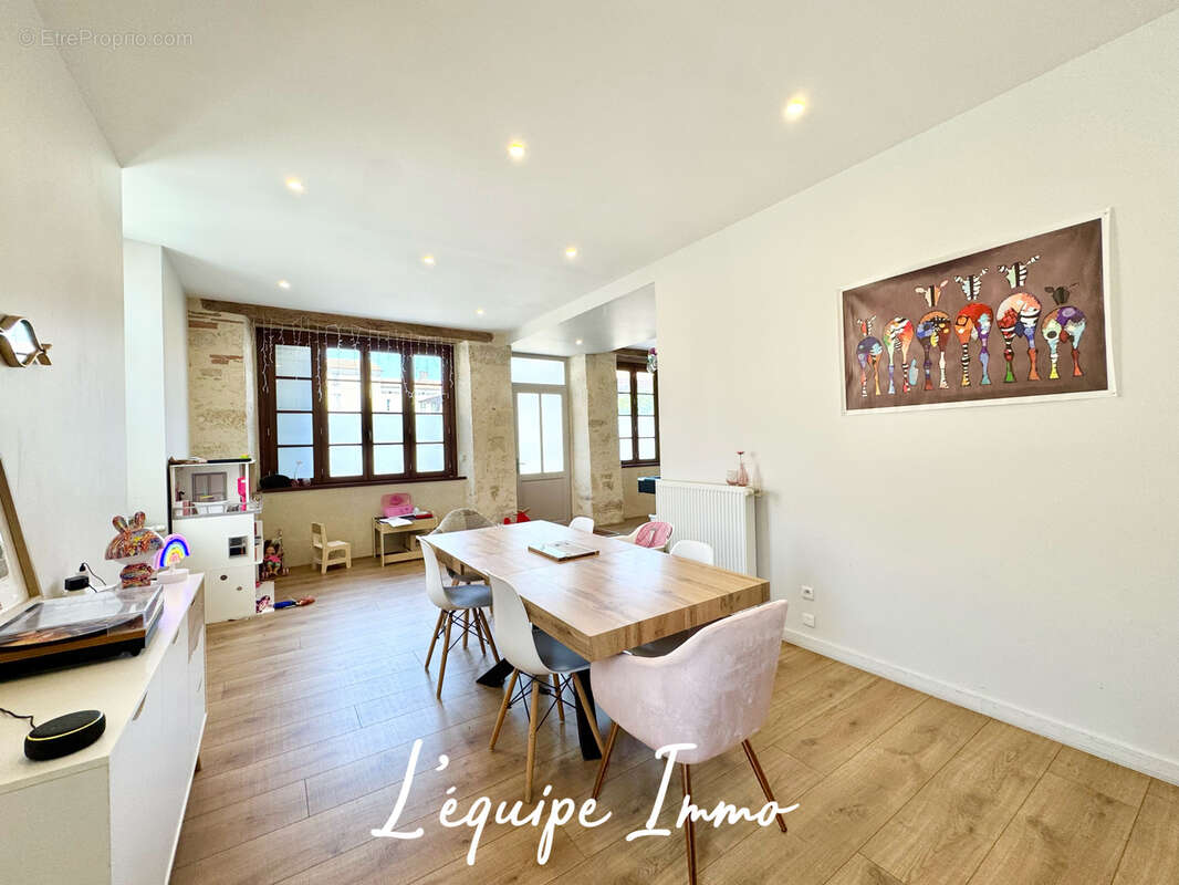 Maison de village rénovée du XIXe siècle avec grands volumes et potentiel d’aménagement à Solomiac - photo 5