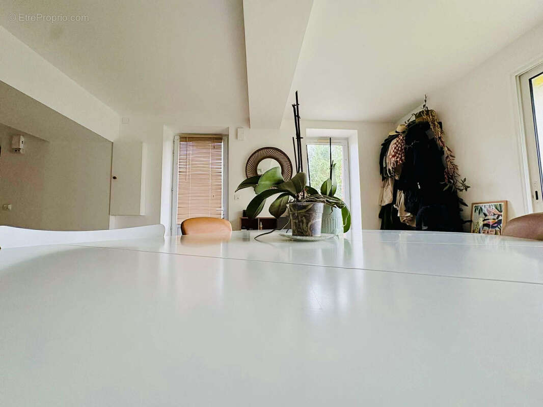 Maison de village, entièrement réhabilitée, où la pierre raconte l’histoire - photo 9
