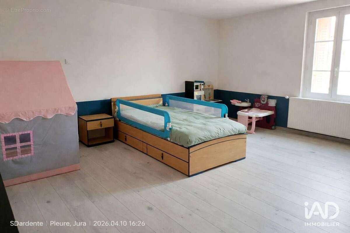 Maison 207 m² à Pleure  - photo 9