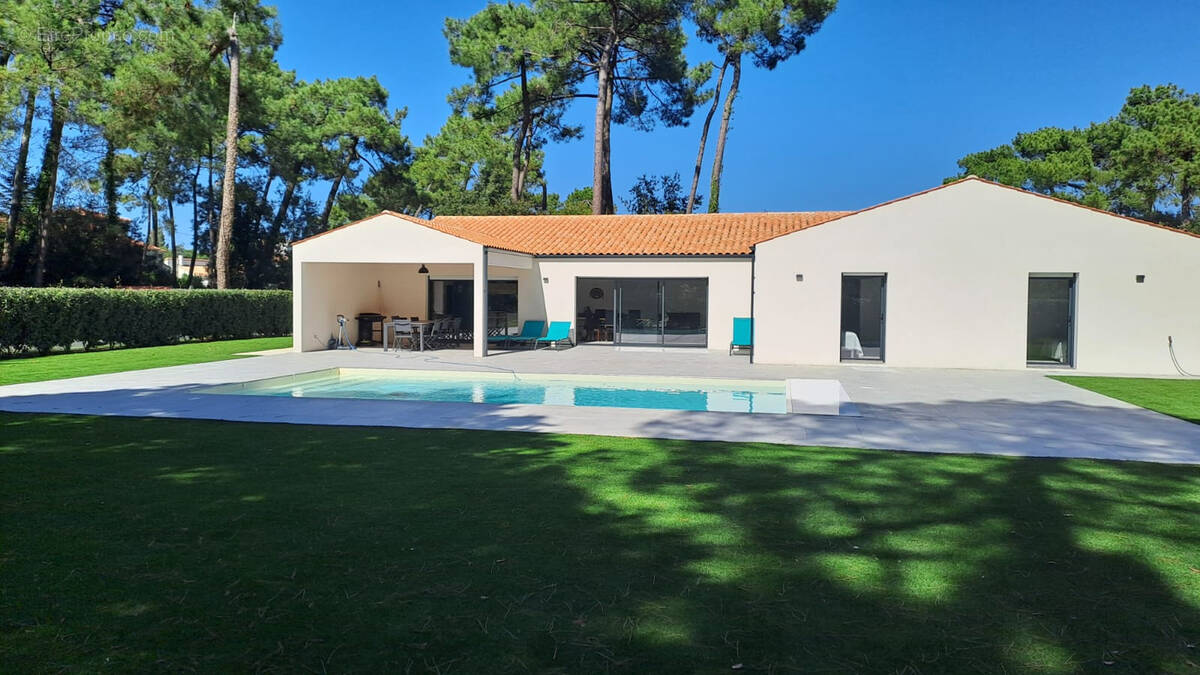 Maison à LES MATHES