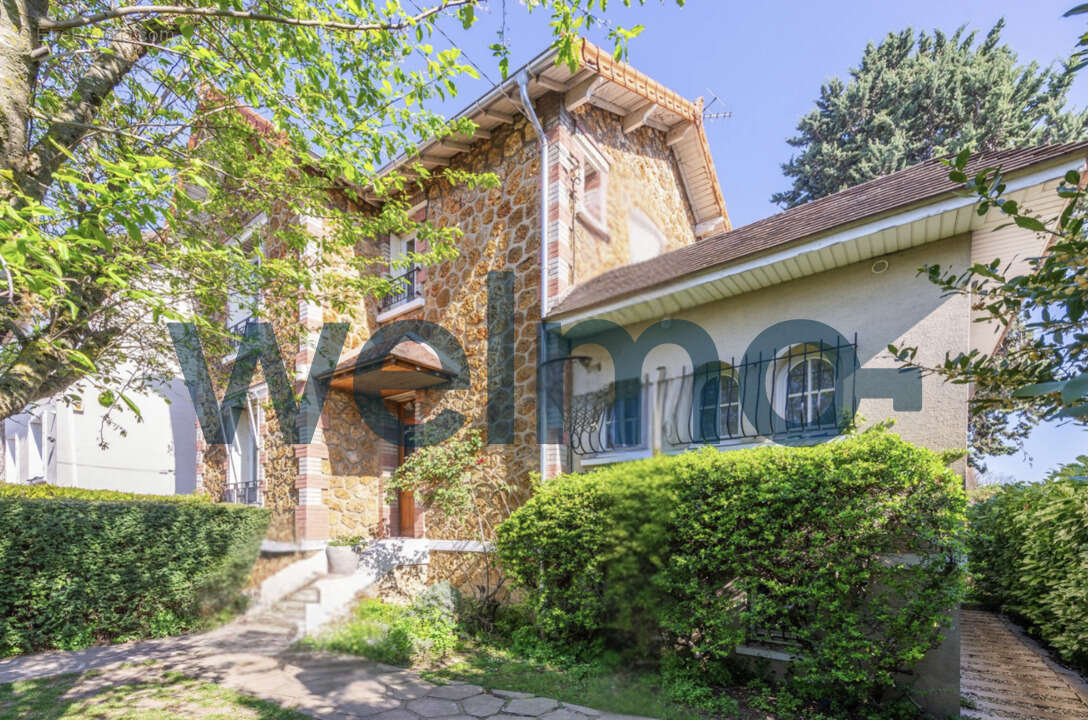 Maison à SARTROUVILLE