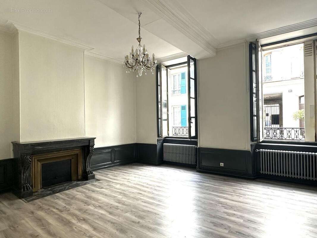 Photo 8 - Commerce à ETAMPES