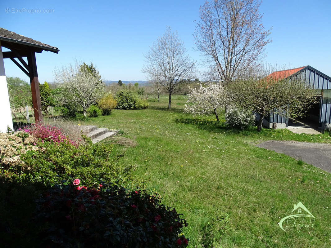 Maison à SAINT-JUNIEN