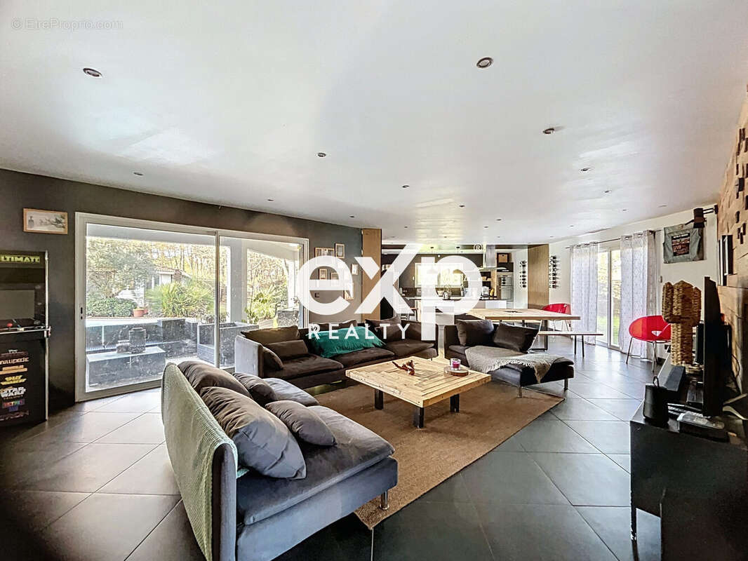 vue depuis l 'entrée - Maison à MARCHEPRIME