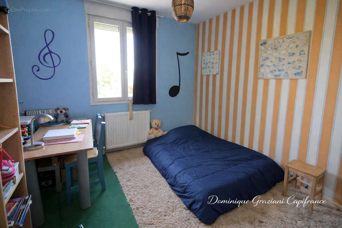 Maison familiale 140M2 ,4 Chambres ,terrain ,proche centre ville - photo 9