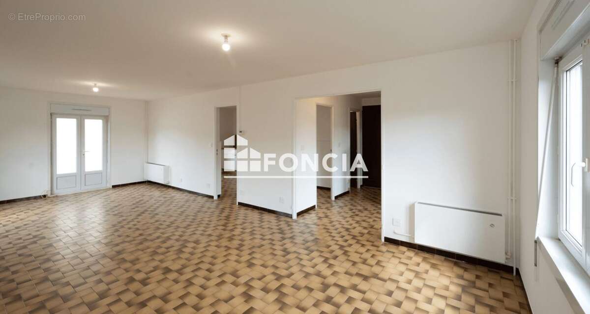 GUILHERAND-GRANGES - Maison 106 m² avec 3 chambres avec garage - photo 4