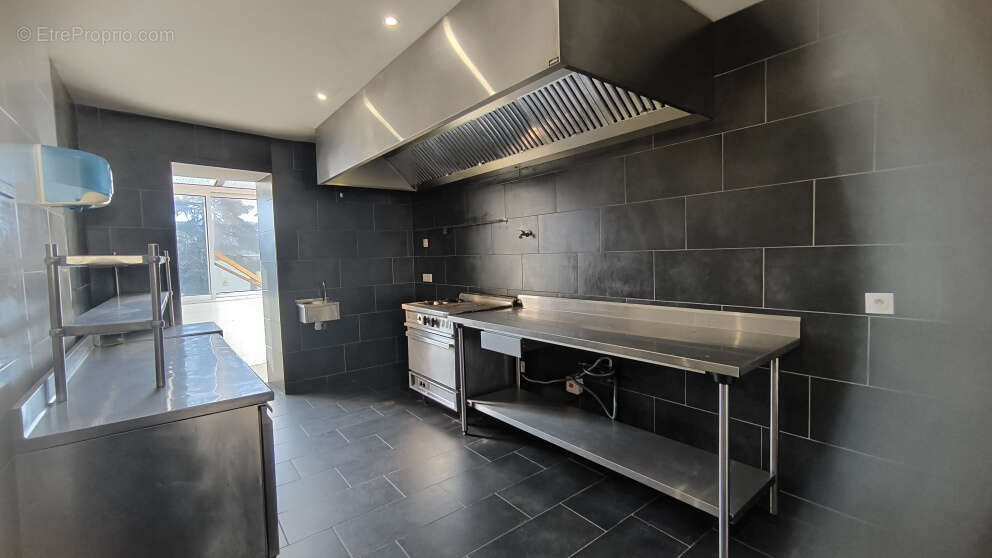 Commerce à SAINT-RAMBERT-D'ALBON