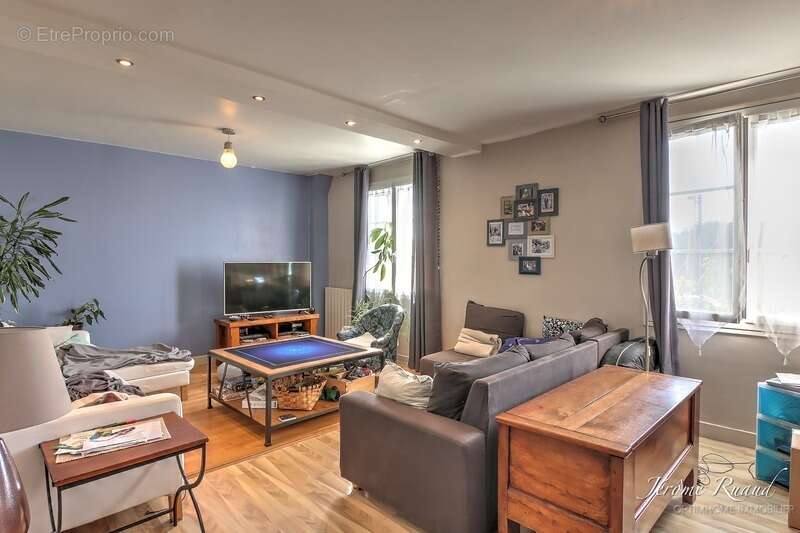 Maison à LE PALAIS-SUR-VIENNE