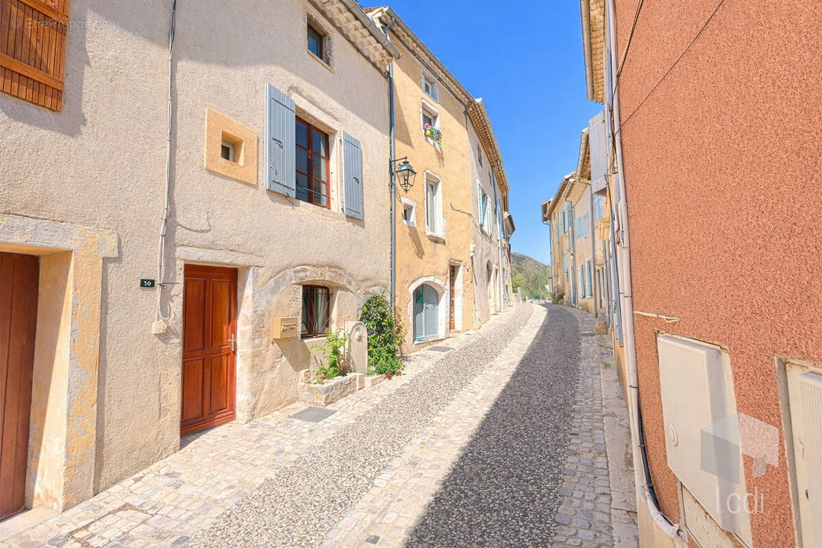 ROCHEMAURE, maison de village de 130 m2 - photo 1