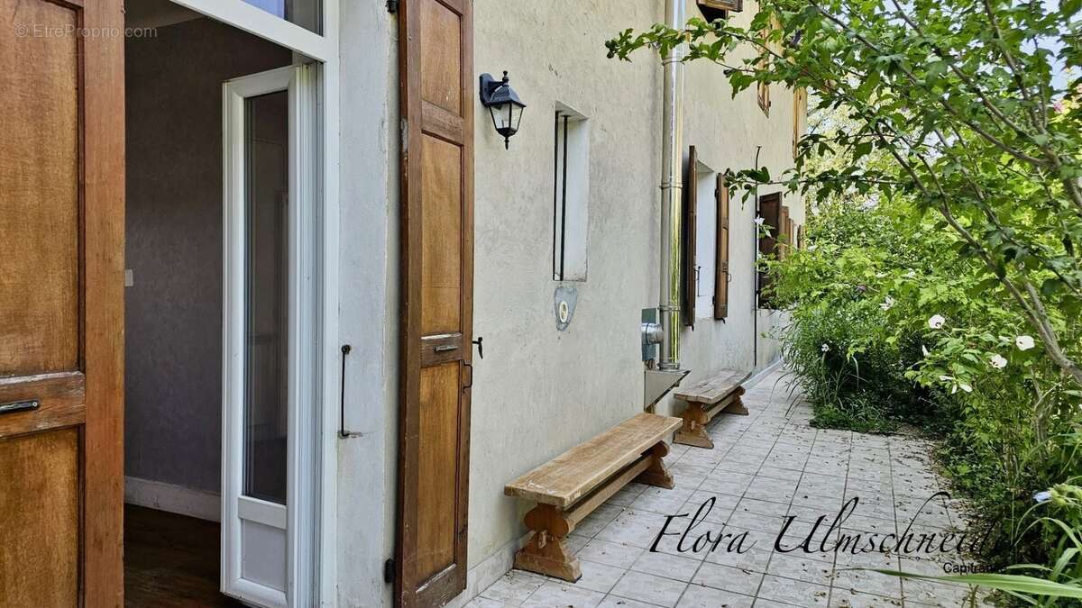 Au cœur du village de Chindrieux (73) – Ensemble immobilier avec appartement d'env. 134 m² à rénover, studio d'env. 32 m² rénové - photo 6