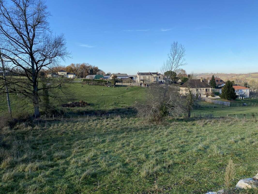 Terrain à LARCHE