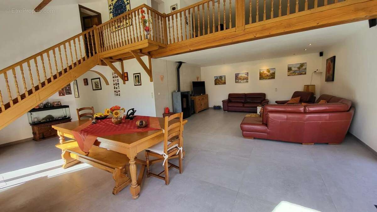 Maison à GAGEAC-ET-ROUILLAC