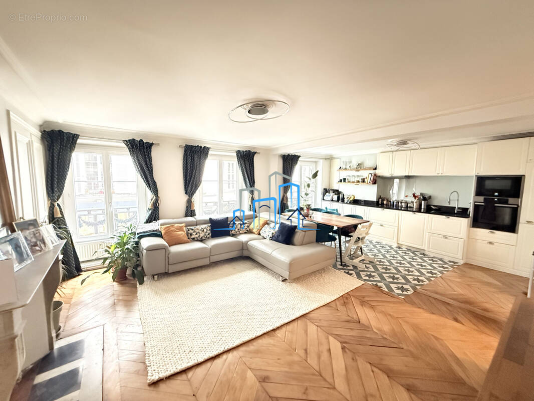 Appartement à PARIS-10E