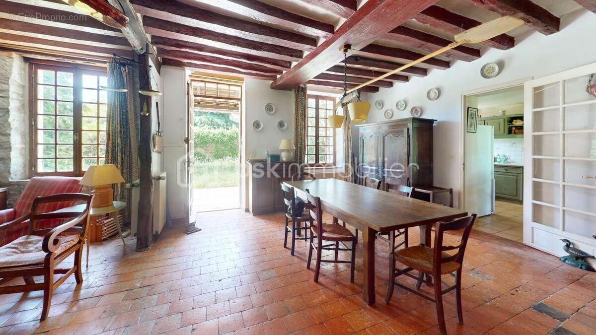 Maison à BEAUNE-LA-ROLANDE