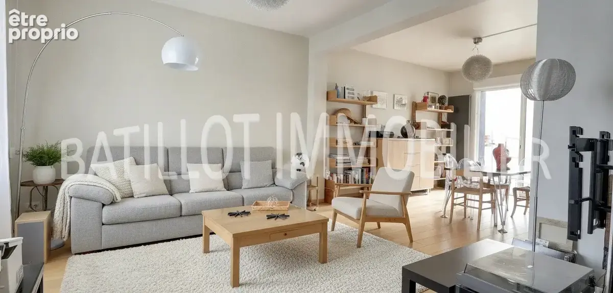 À Reims à 10mn à pied de la gare centre et du centre ville , maison familiale avec extérieur - photo 2