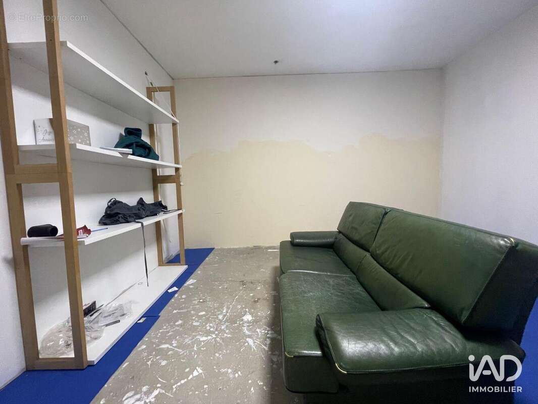 Photo 9 - Commerce à ECHIROLLES