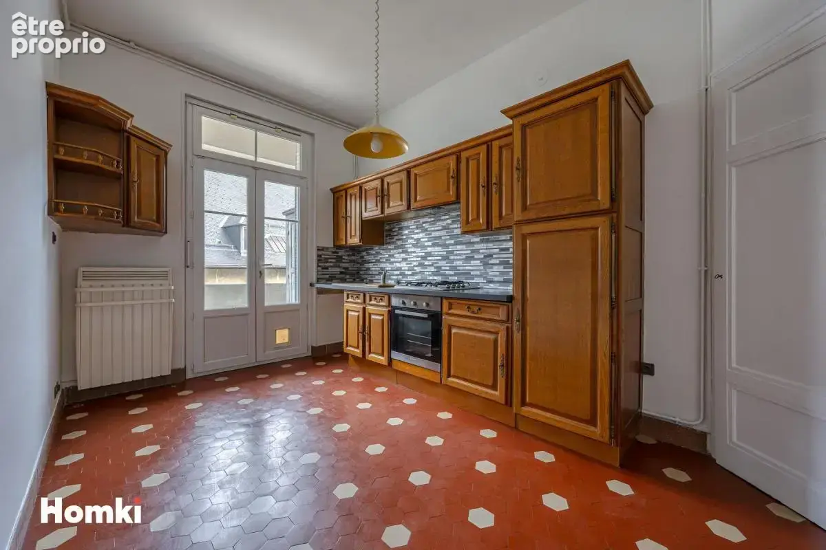 Chambéry – T3 de caractère avec balcon, vue dégagée, cave et grenier, centre ville, quartier Carré Curial - photo 3
