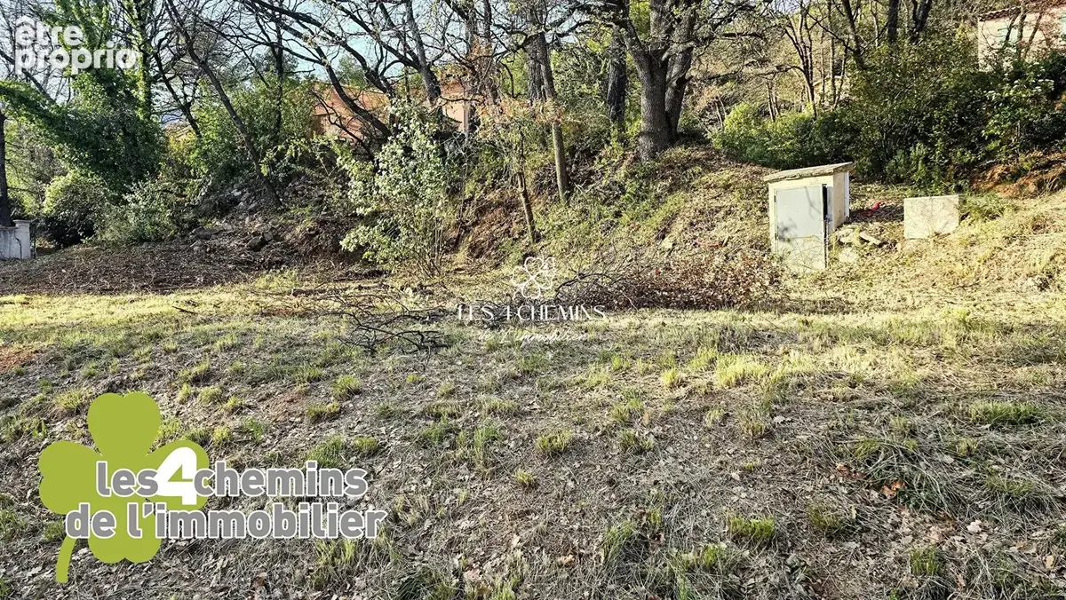 A vendre terrain constructible 900 m2 proche du village - photo 2