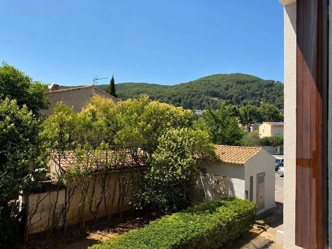 La farlede t4 avec loggia, cave et place parking - photo 4