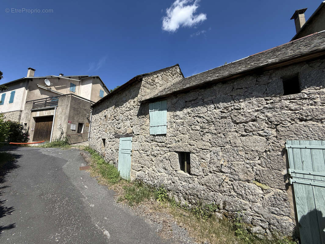 En Cévennes, Dourbies, bâtisse avec extérieur, à rénover, à vendre - photo 6