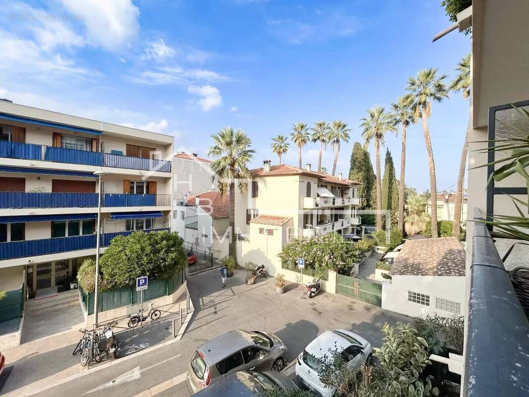 Appartement à VALLAURIS