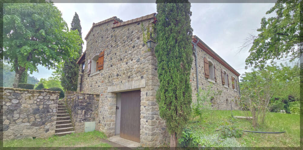 Maison à LES OLLIERES-SUR-EYRIEUX