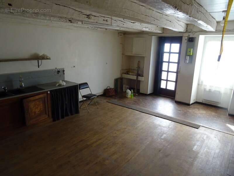 Maison à CHERVES-CHATELARS