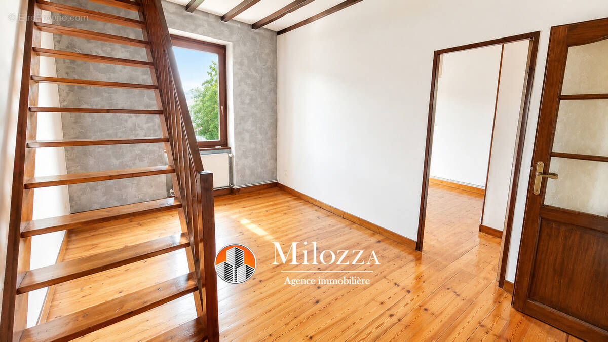 Appartement à NIVOLAS-VERMELLE