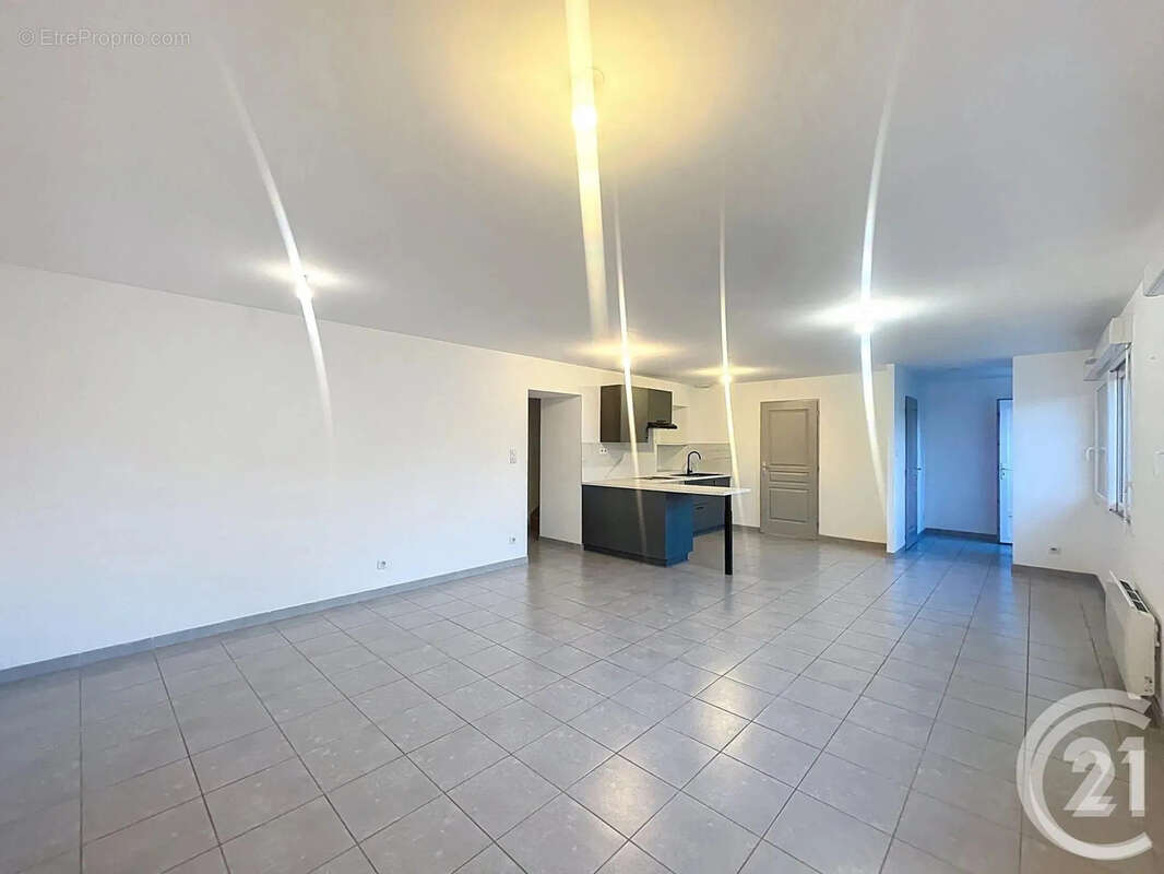 Appartement à REPLONGES